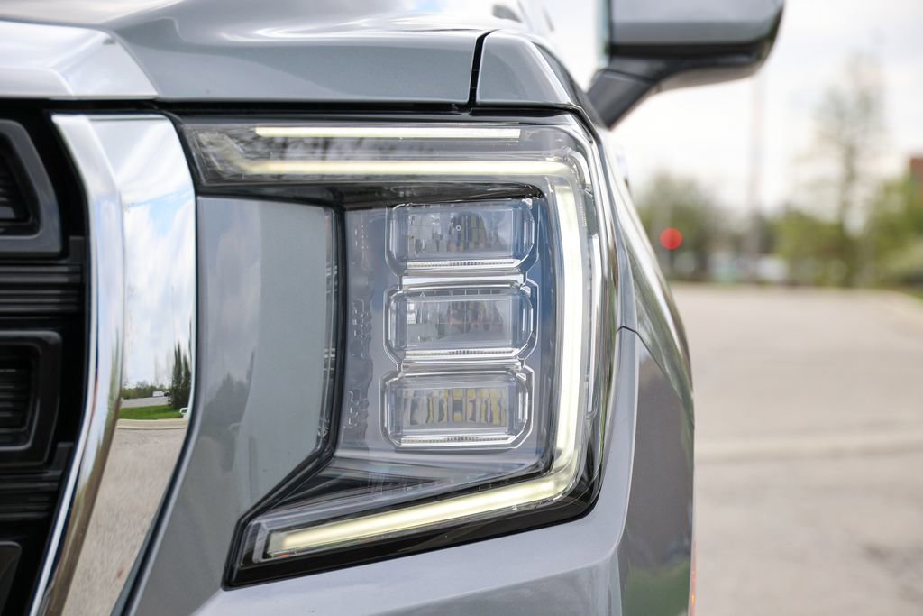 Used 2022 GMC Yukon SLE w/ Gmc Pro Safety Plus Package AWD/4WD image 21