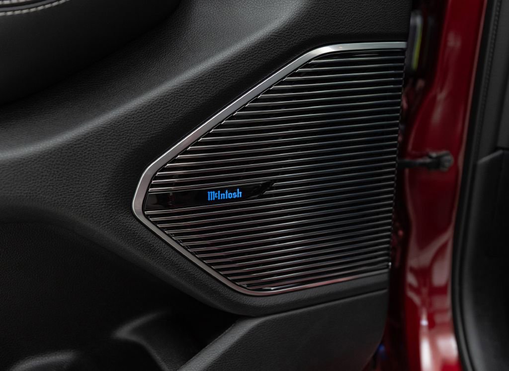 Used 2023 Jeep Grand Cherokee Overland w/ Advanced Protech Group III image 32