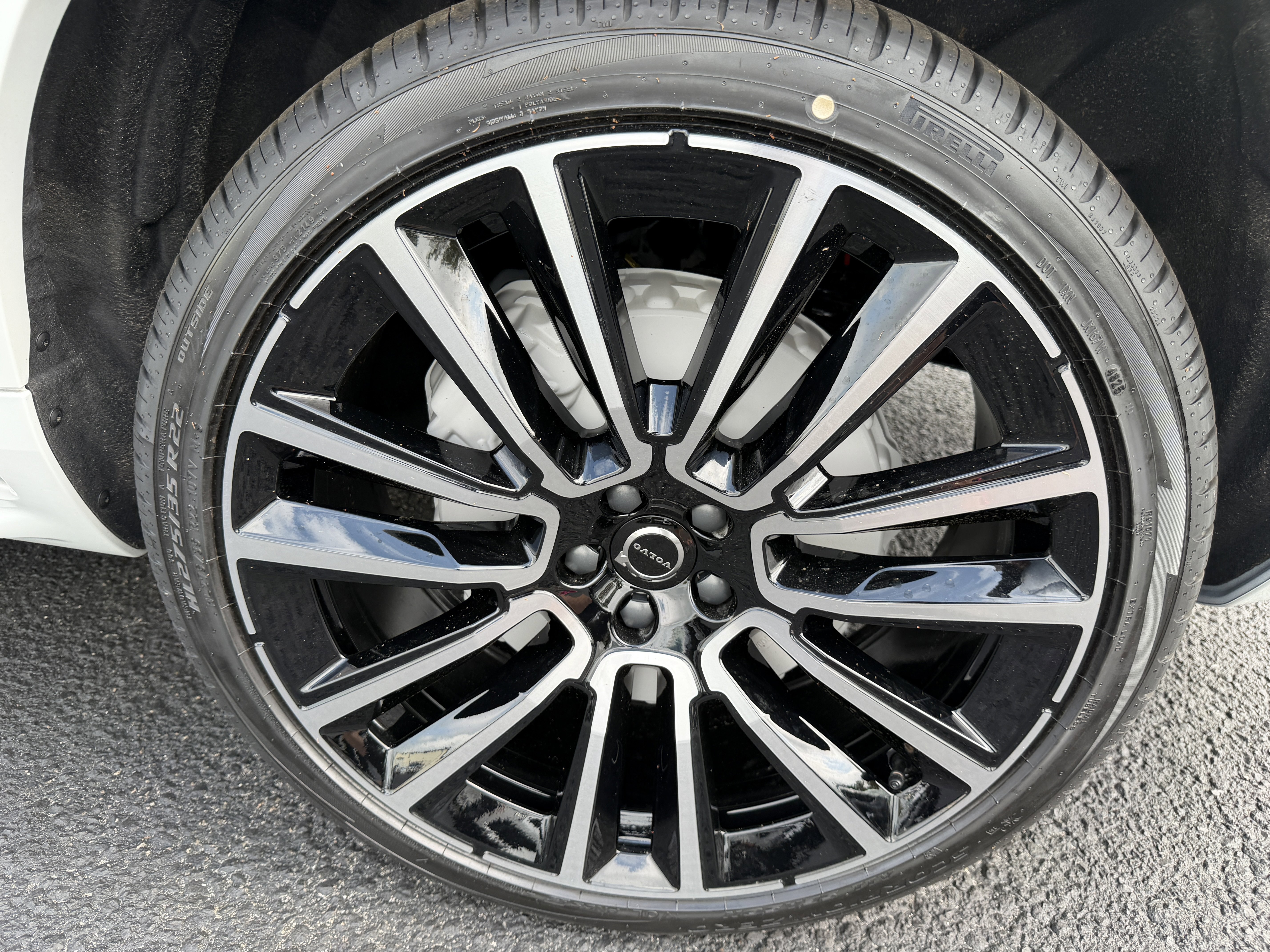 New 2026 Volvo XC90 B5 Ultra w/ Protection Package AWD/4WD image 29