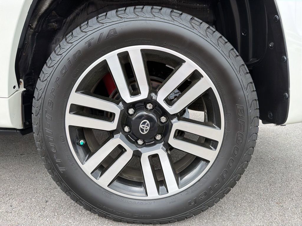 Used 2018 Toyota 4Runner Limited image 15