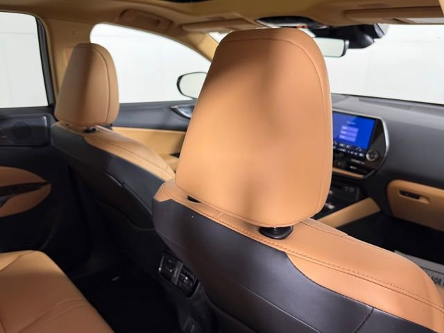 Used 2025 Lexus NX 250 FWD w/ Towing Package (2000 Lbs) image 25