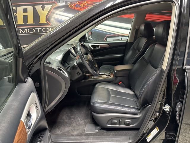 Used 2018 Nissan Pathfinder Platinum AWD/4WD image 4