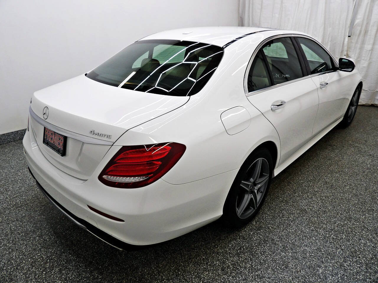 Used 2019 Mercedes-Benz E 300 4MATIC image 6