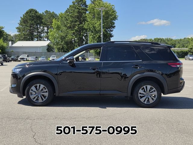 Used 2025 Nissan Pathfinder SV FWD image 2