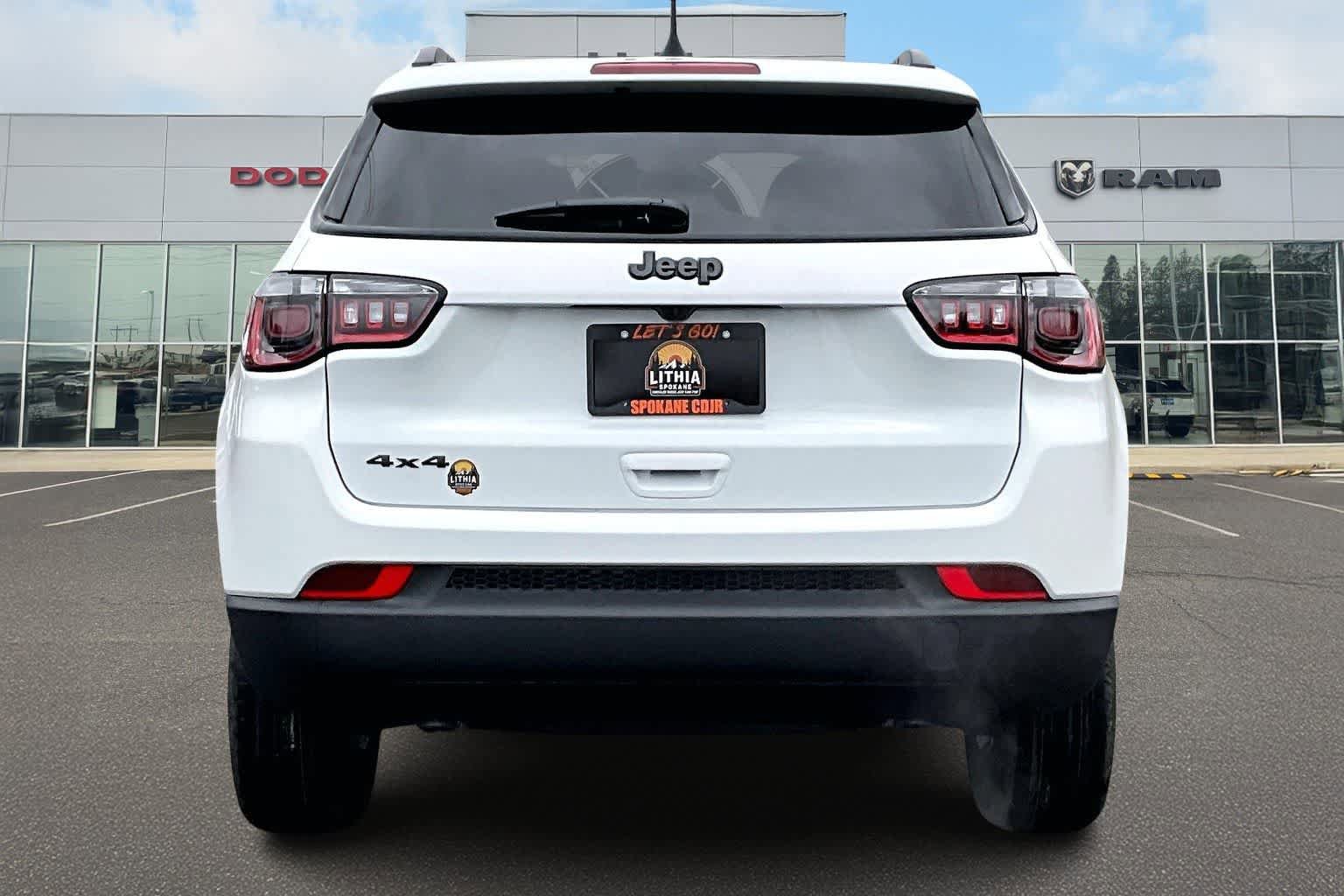 New 2026 Jeep Compass Latitude AWD/4WD image 5