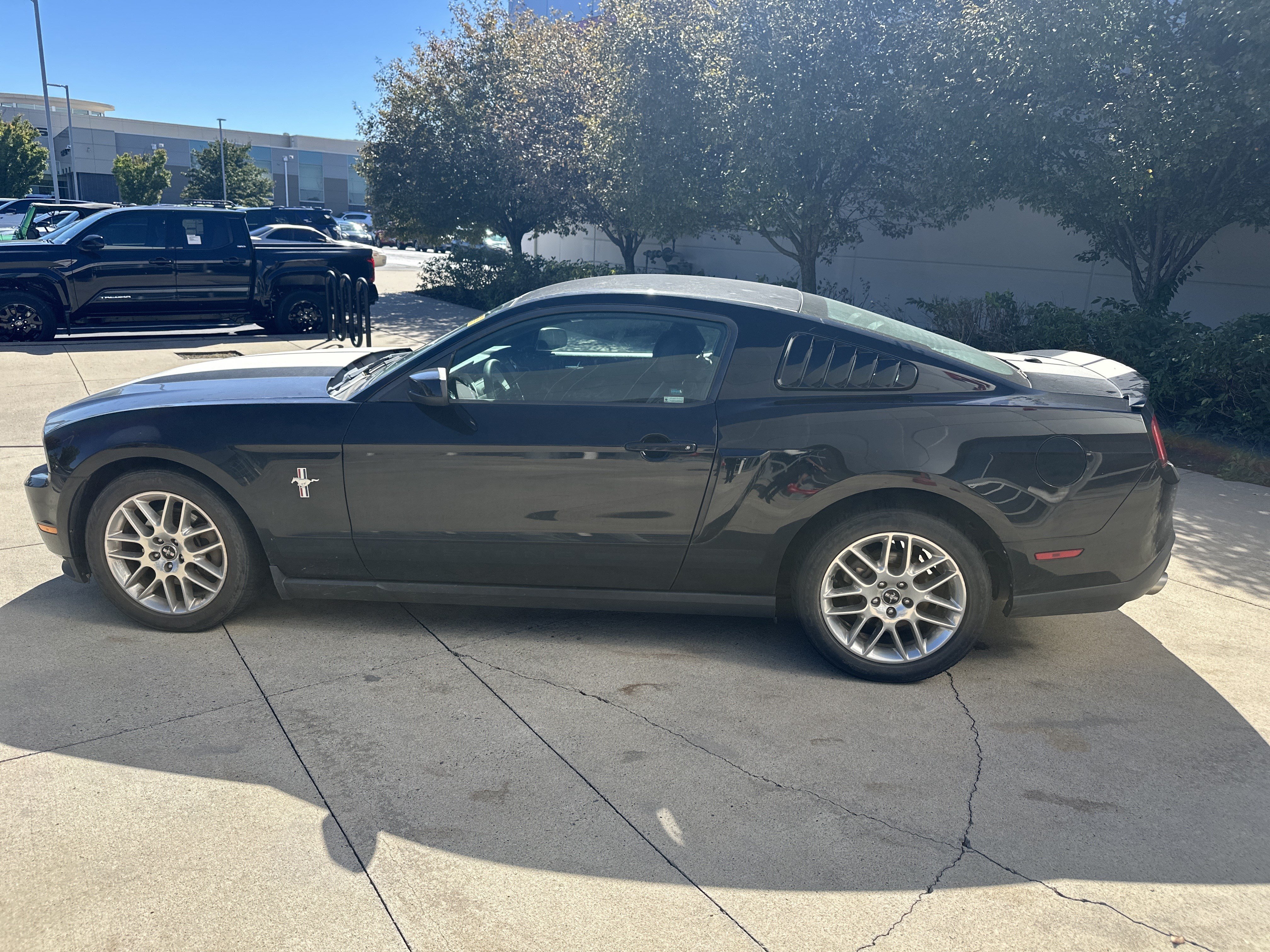 Used 2012 Ford Mustang Premium RWD image 9