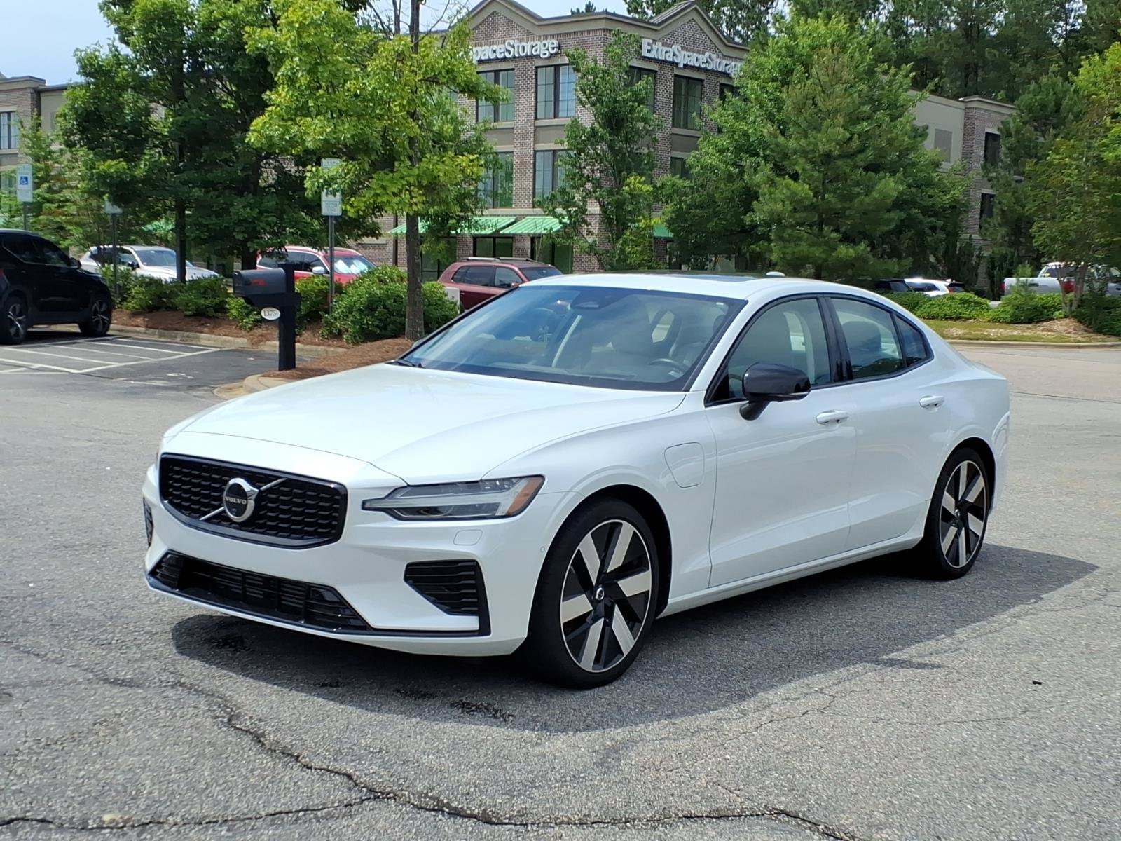 Used 2024 Volvo S60 T8 Ultimate w/ Climate Package AWD/4WD image 9
