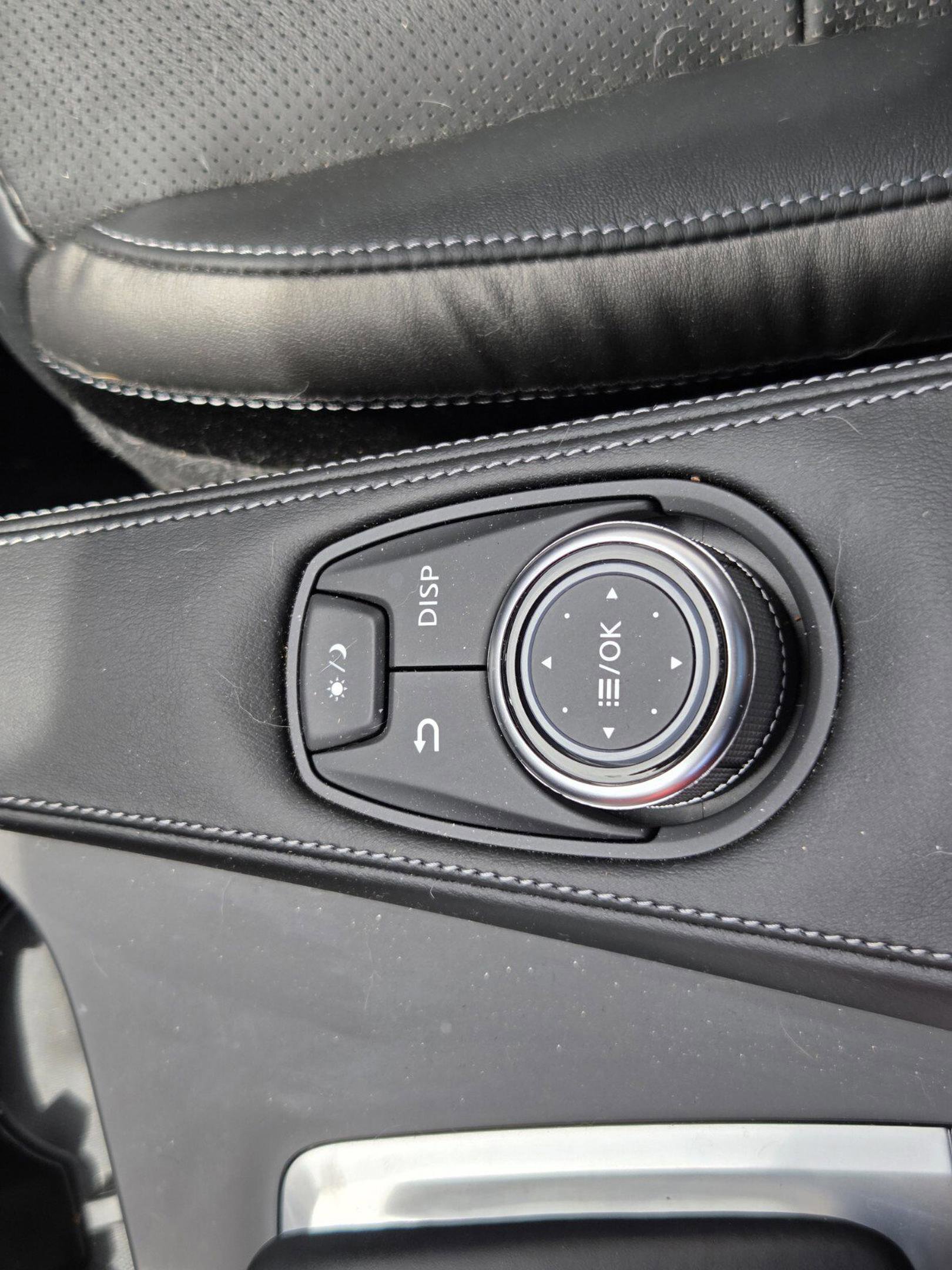 Used 2023 INFINITI QX50 Luxe FWD image 33