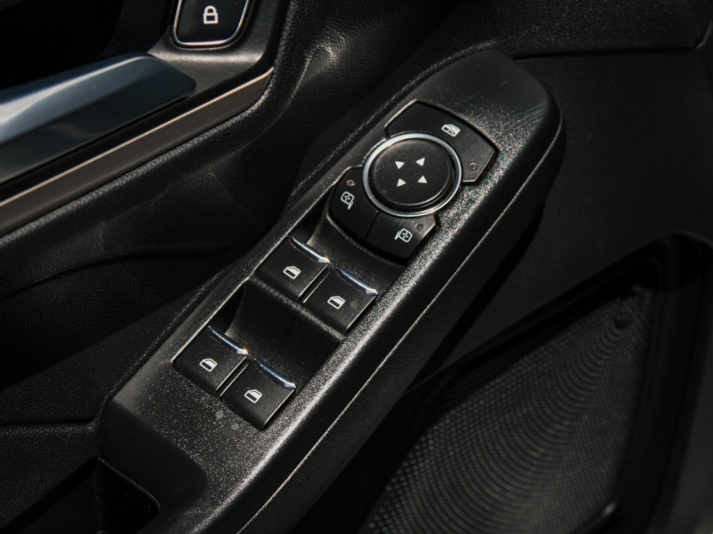 Used 2022 Ford Escape SEL FWD image 9