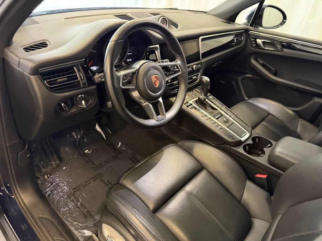 Certified 2020 Porsche Macan AWD/4WD image 4
