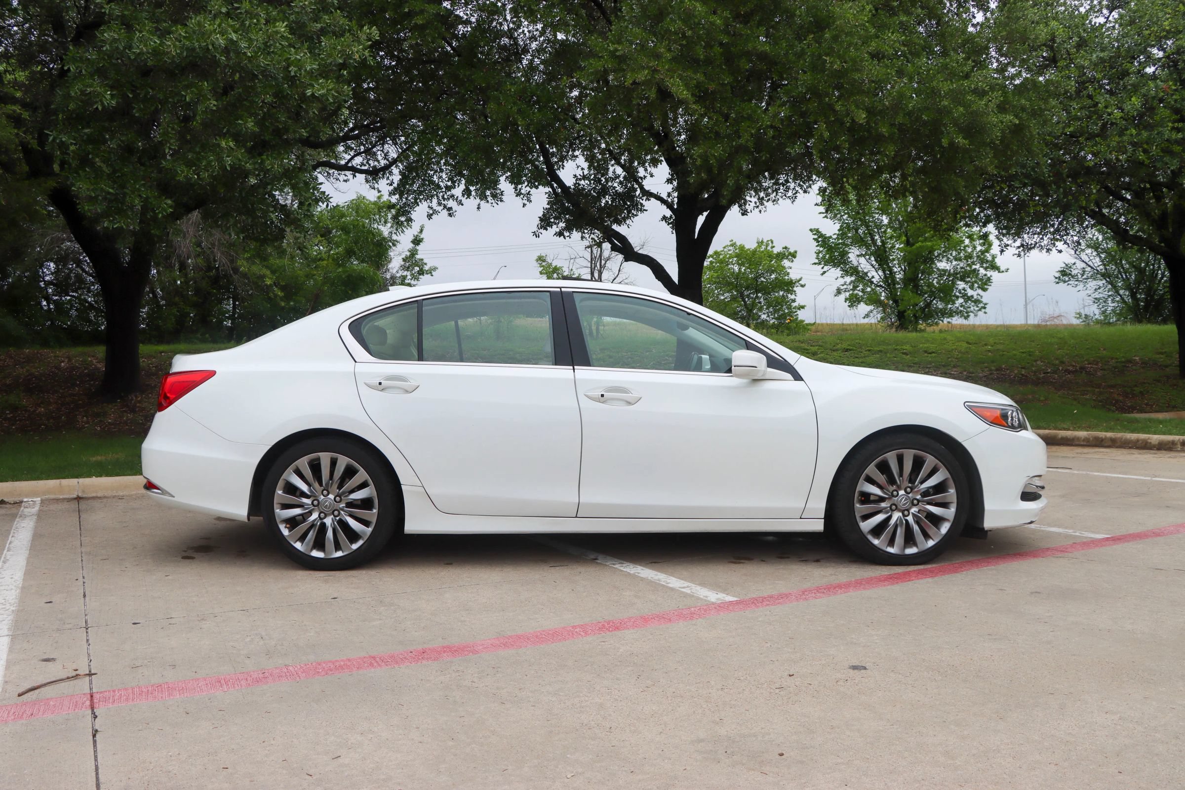 Used 2017 Acura RLX w/ Technology Package FWD image 8