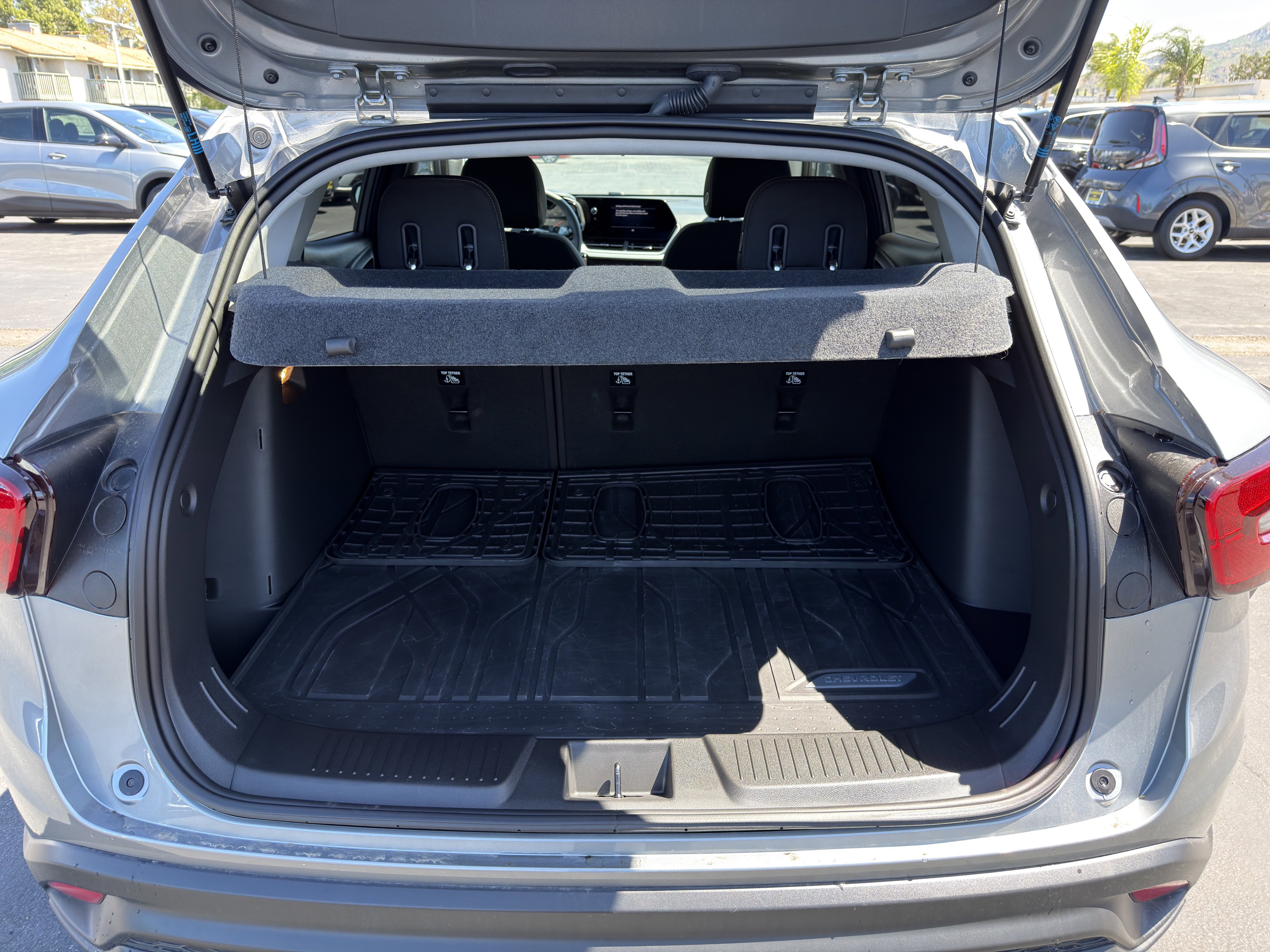 Used 2025 Chevrolet Trax LS FWD image 15