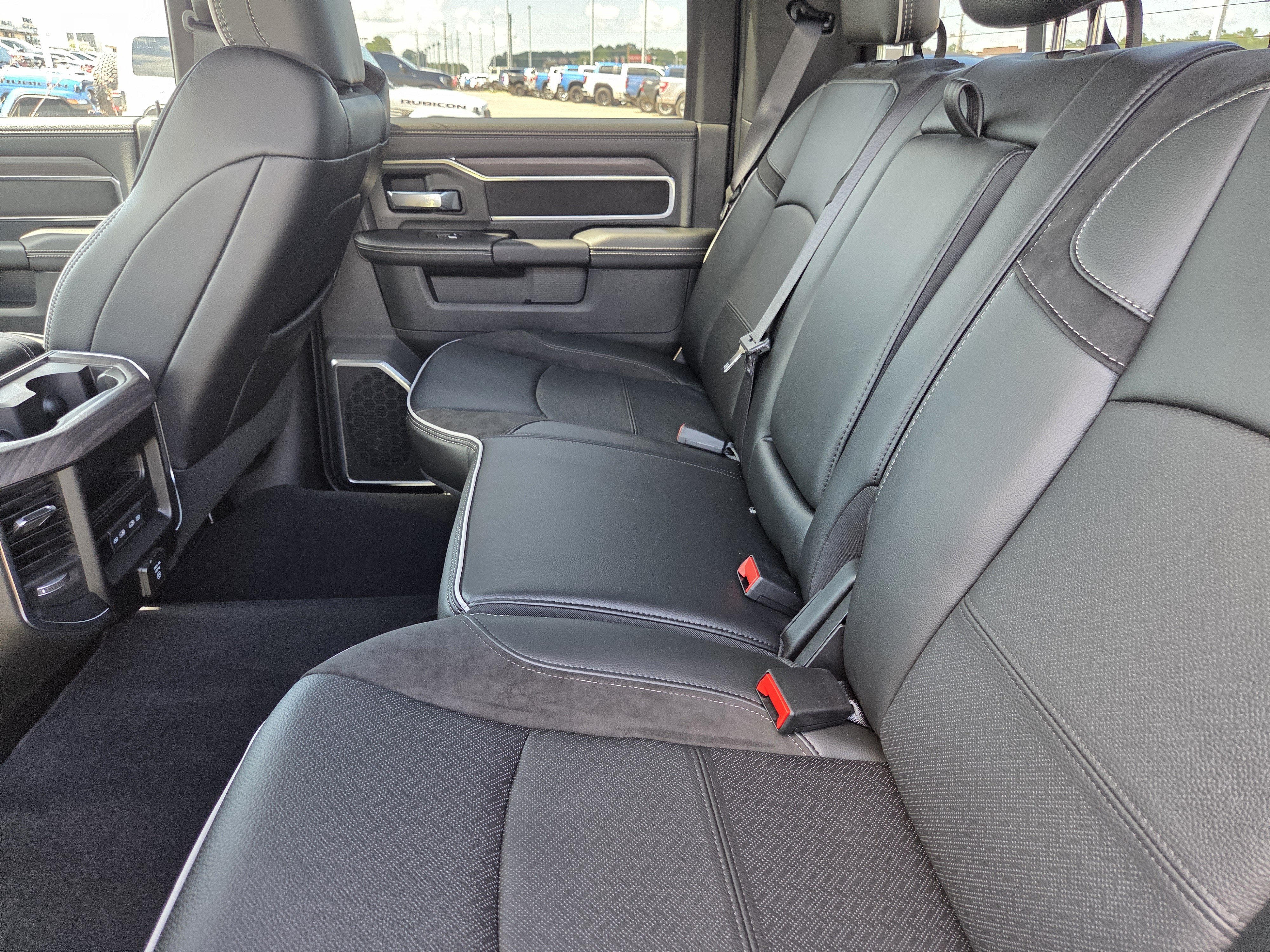 New 2026 RAM 2500 Laramie w/ Sport Appearance Package AWD/4WD image 23