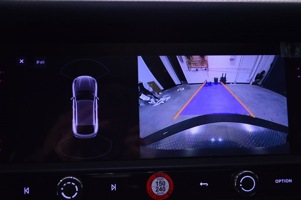 Used 2025 Porsche Macan image 33