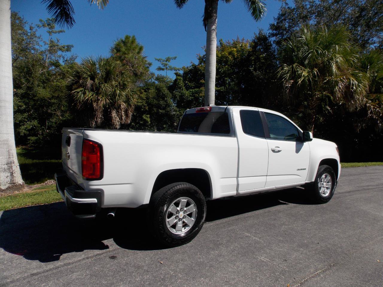 Used 2015 Chevrolet Colorado W/T w/ WT Convenience Package RWD image 5