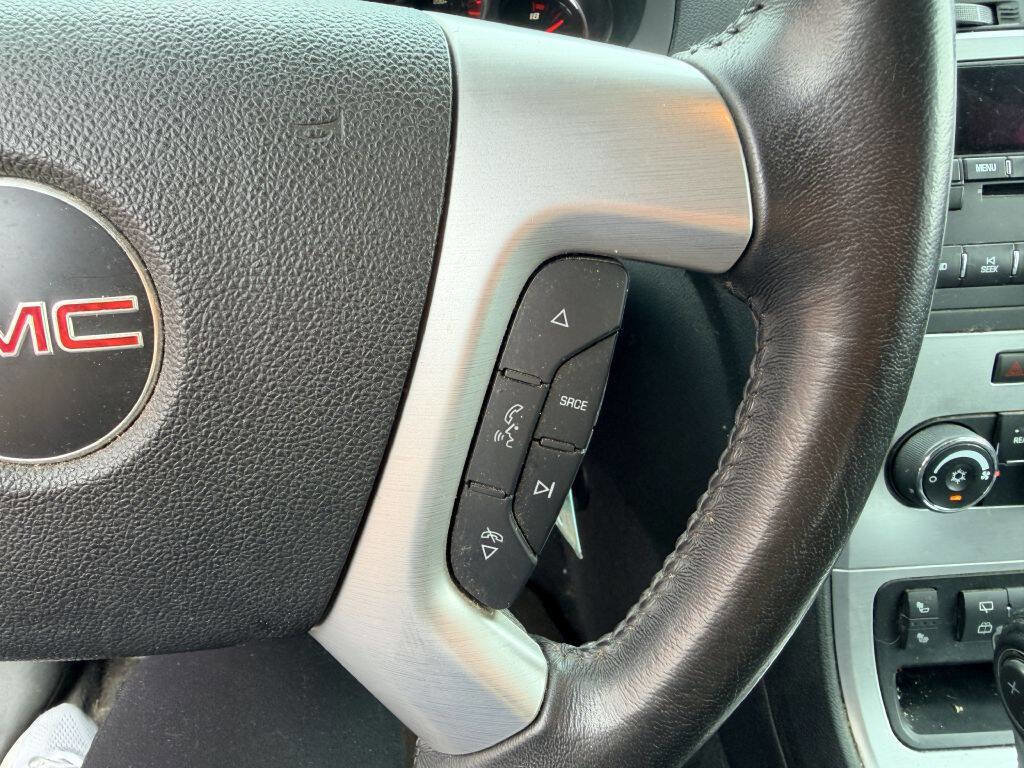 Used 2011 GMC Acadia SLE FWD image 15