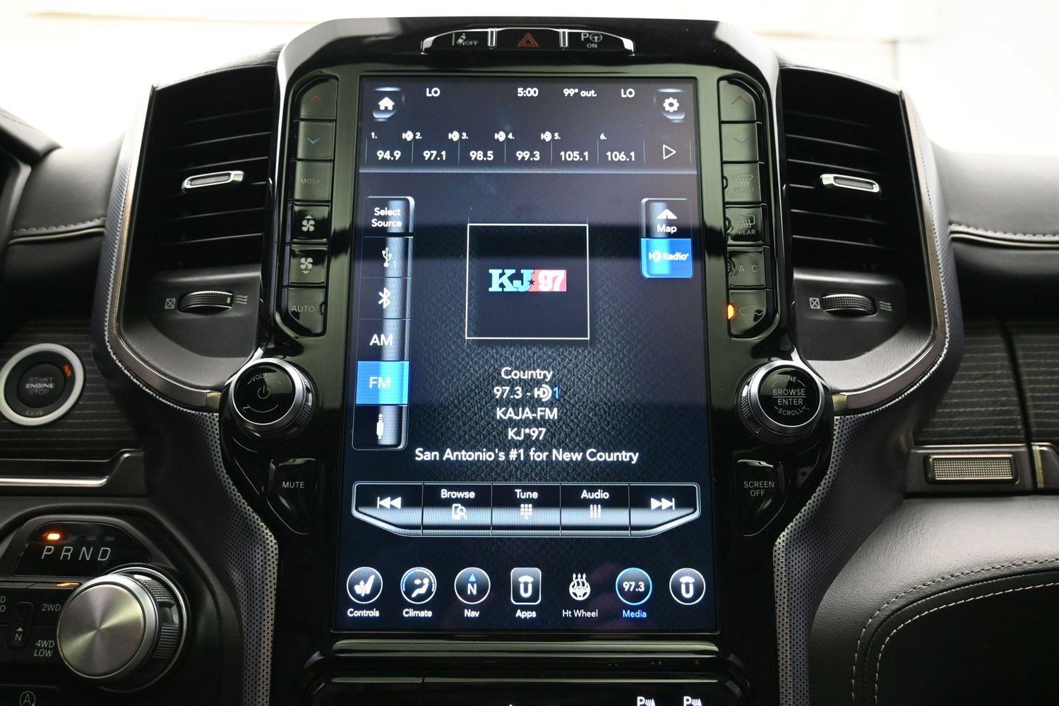 Used 2020 RAM 1500 Limited w/ Black Appearance Package AWD/4WD image 35