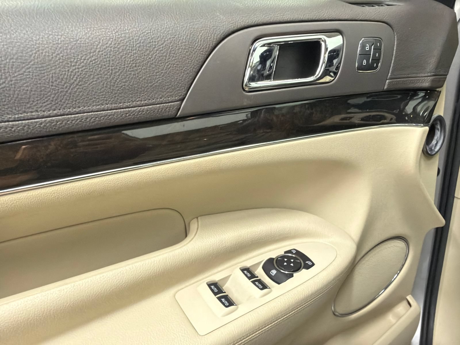 Used 2014 Lincoln MKT AWD w/ Equipment Group 201A image 34