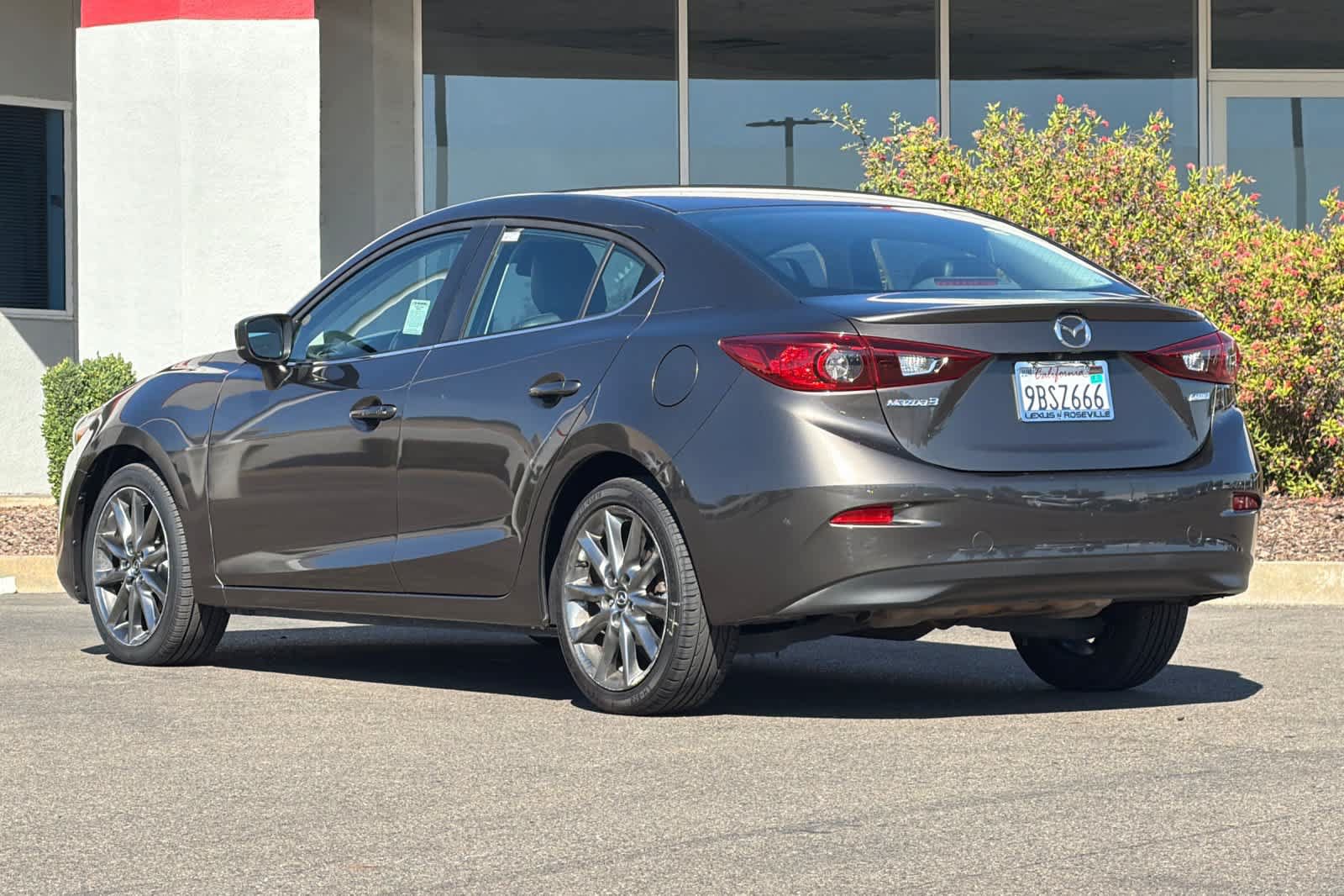 Used 2018 MAZDA MAZDA3 Touring FWD image 7