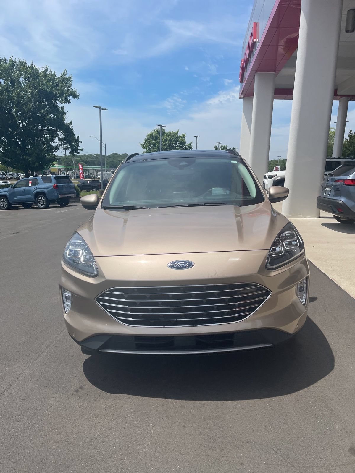 Used 2021 Ford Escape Titanium w/ Titanium Elite Package AWD/4WD image 1