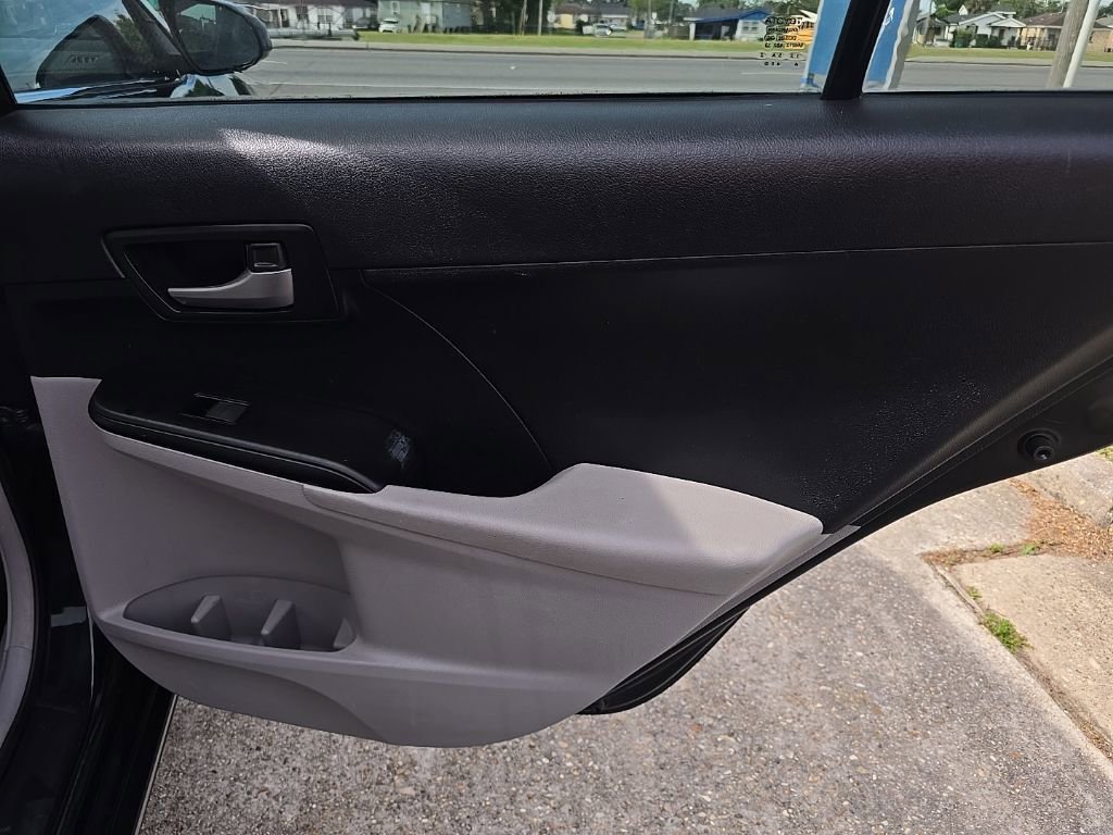 Used 2014 Toyota Camry LE FWD image 23
