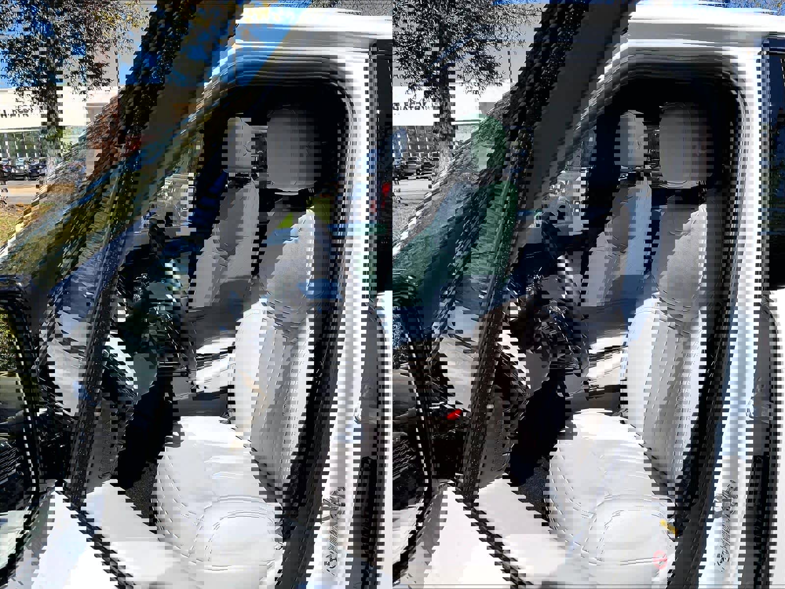 Used 2025 Land Rover Range Rover Sport S image 27