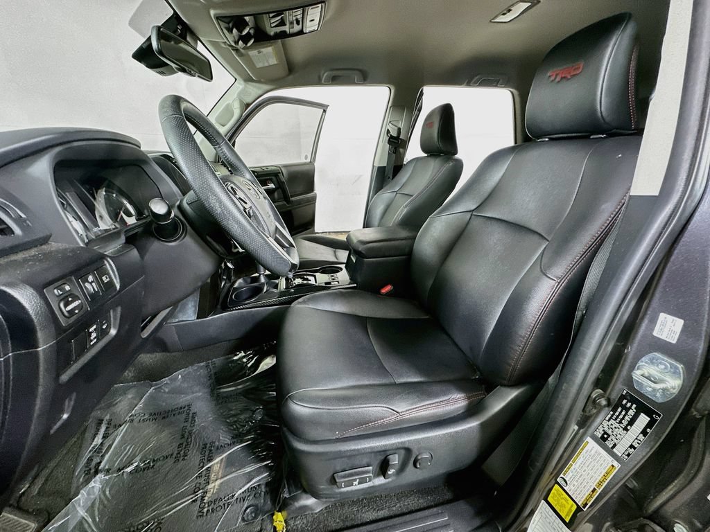 Used 2022 Toyota 4Runner TRD Off-Road Premium AWD/4WD image 17