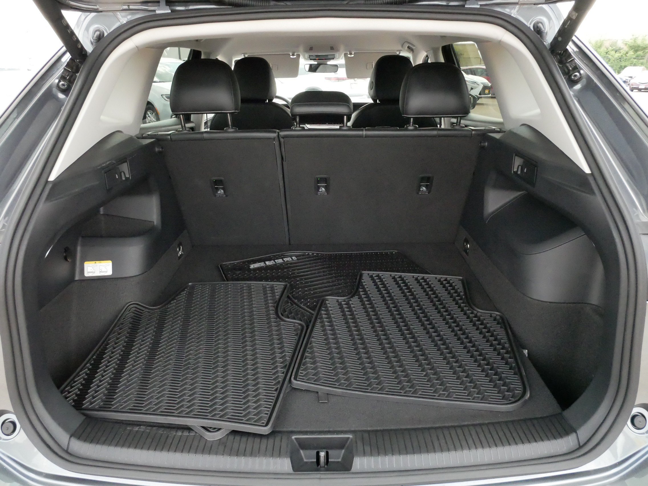 Certified 2025 Volkswagen Tiguan SE AWD/4WD image 18