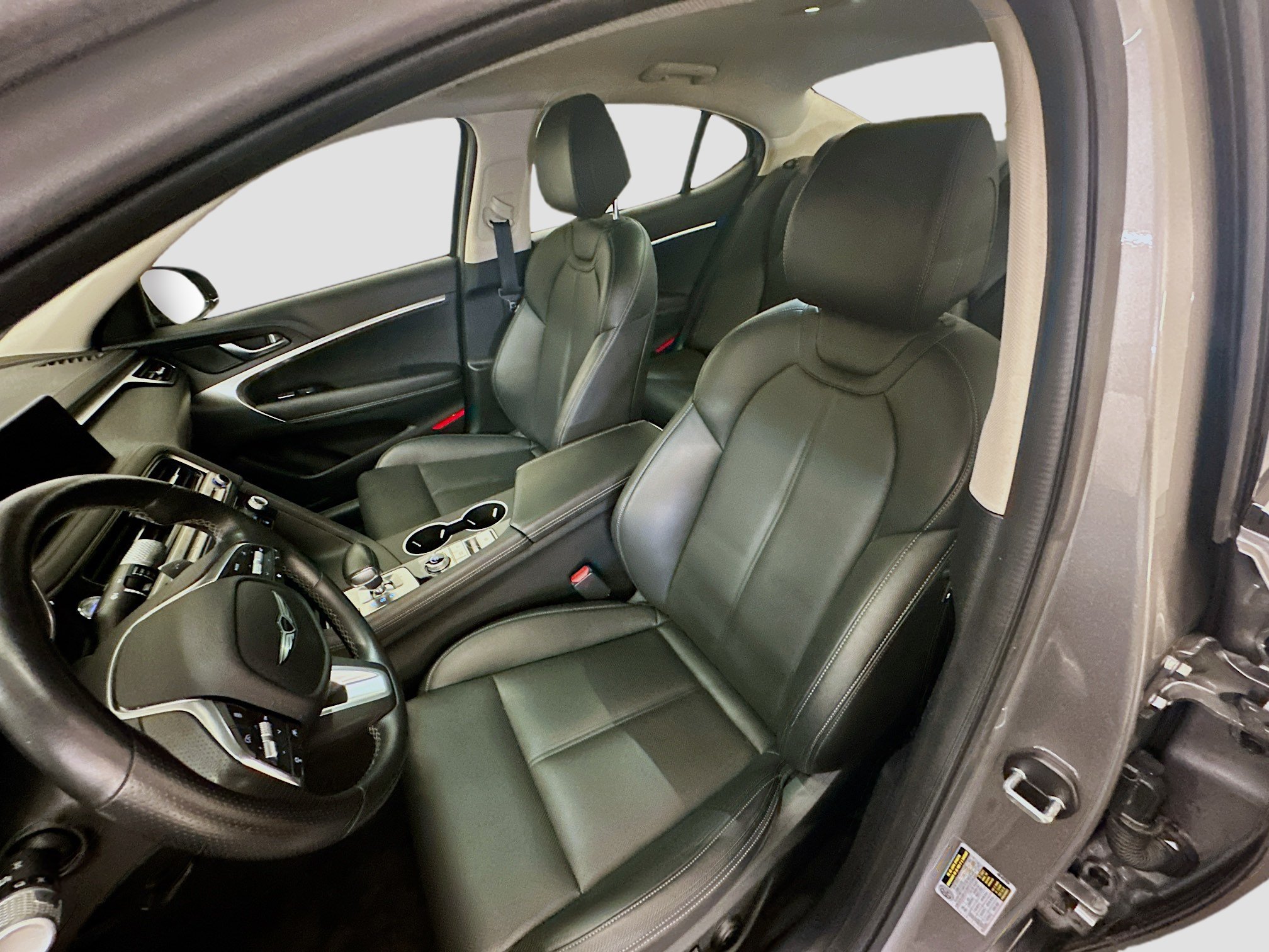 Used 2025 Genesis G70 2.5T AWD/4WD image 13