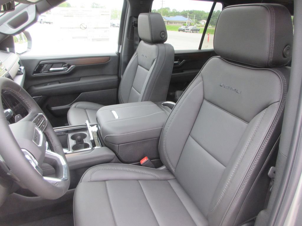 New 2026 GMC Yukon Denali w/ Sun & Power Step Package AWD/4WD image 11