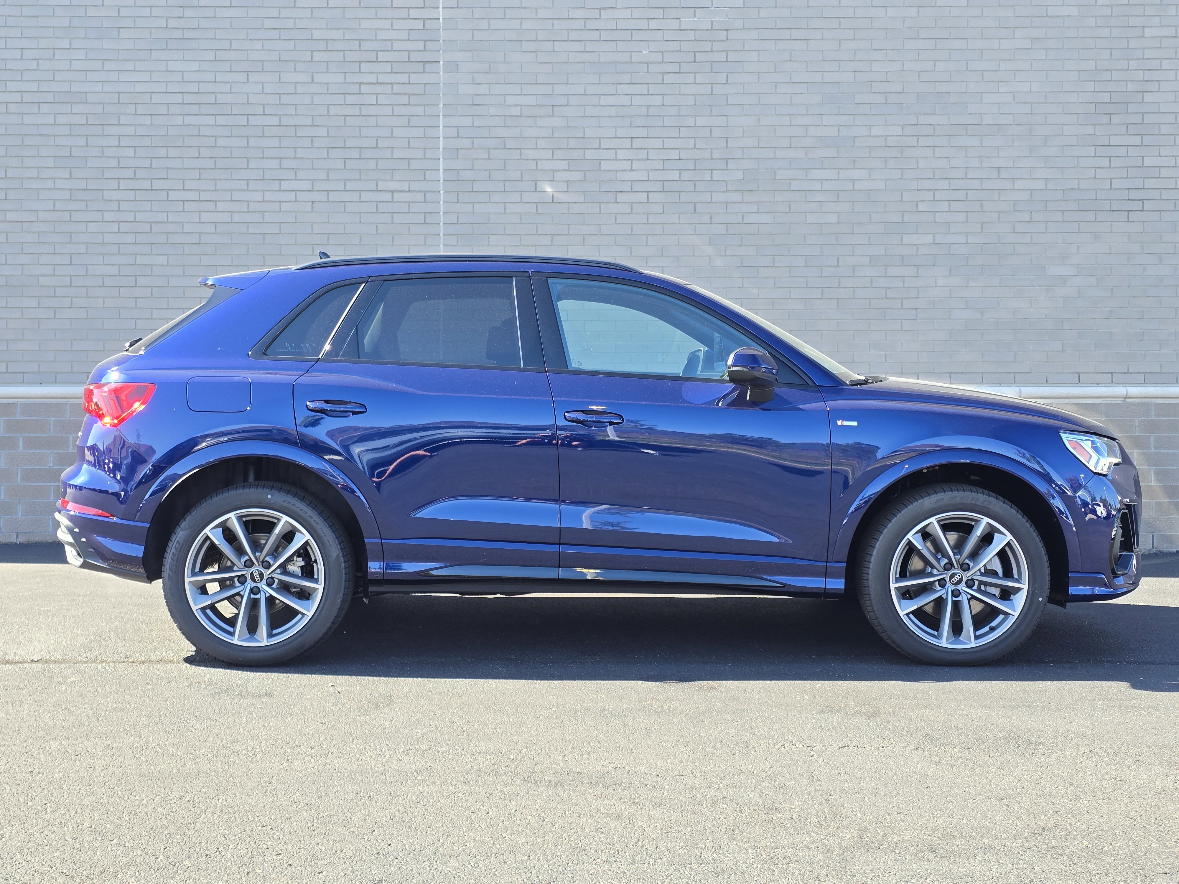 New 2025 Audi Q3 2.0T Premium image 23