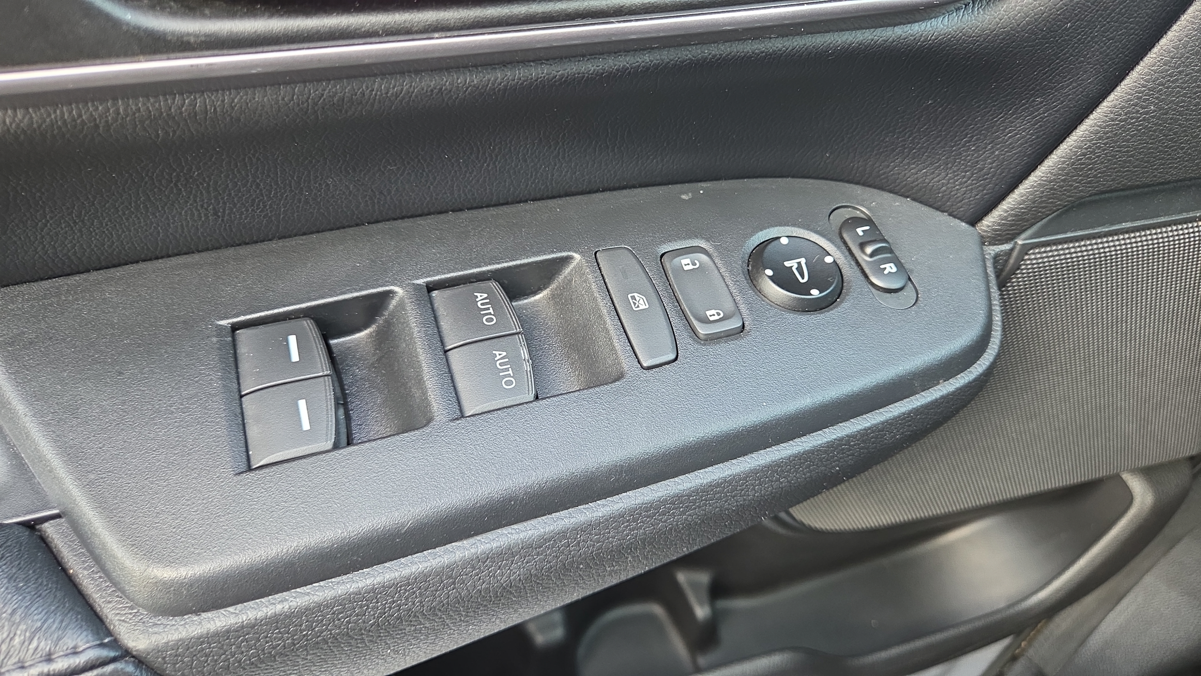 Used 2017 Honda CR-V EX-L image 33