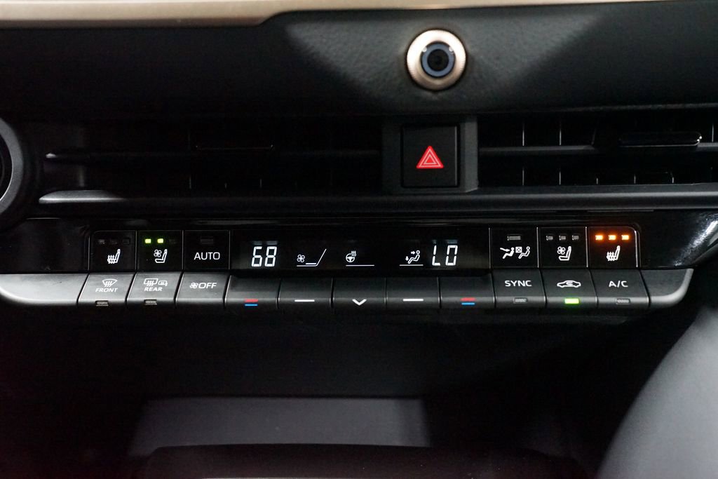 Used 2025 Toyota Crown Signia w/ Advanced Technology Package image 22