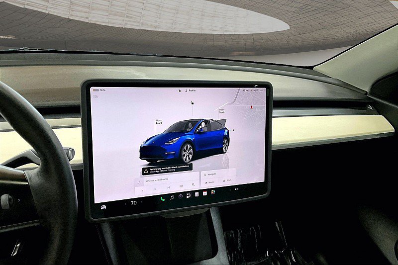 Used 2022 Tesla Model Y Long Range AWD/4WD image 18