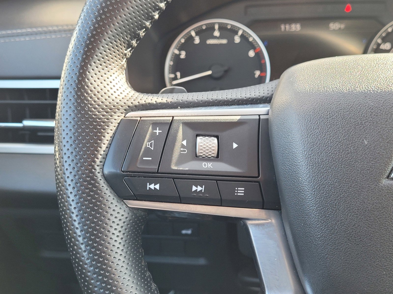 Used 2024 Mitsubishi Outlander SE image 19