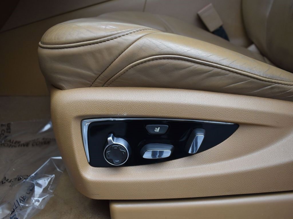 Used 2017 Cadillac Escalade Platinum image 11