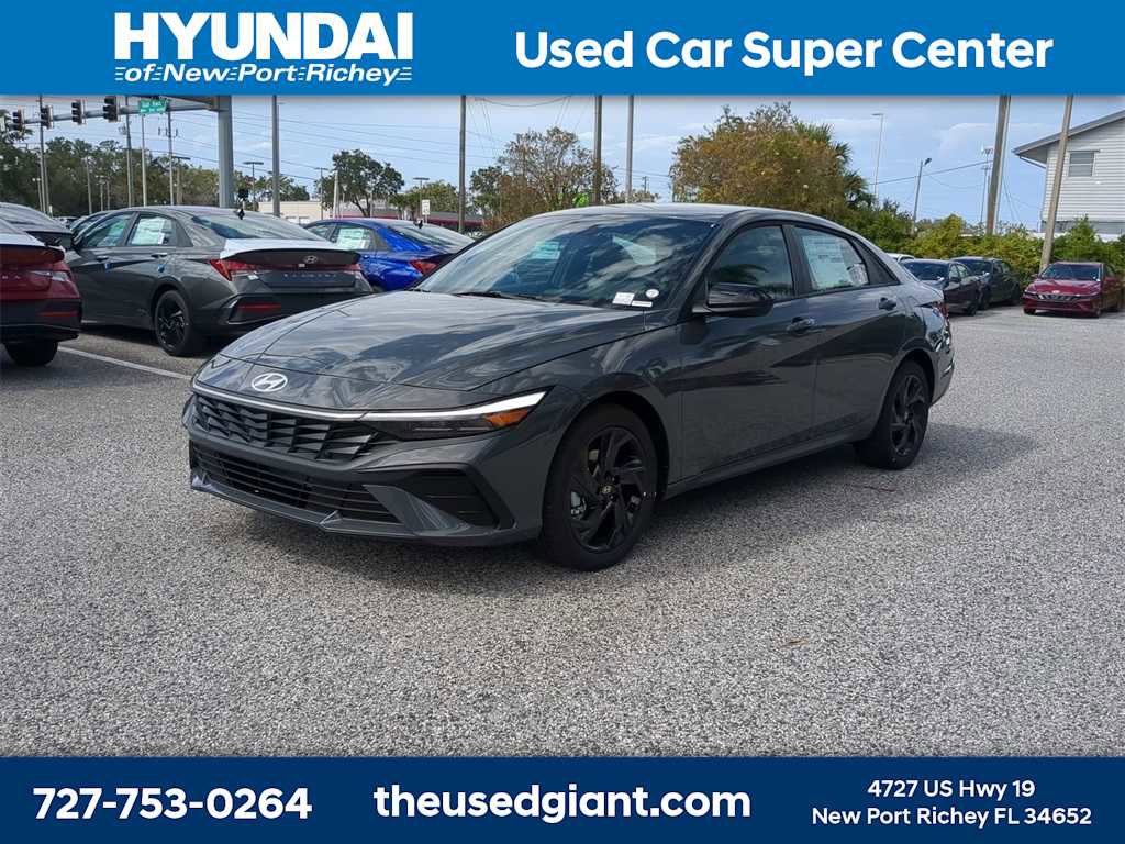 New 2026 Hyundai Elantra SEL Sport Premium image 2