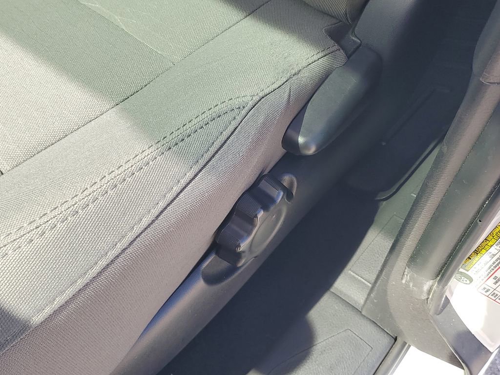 Used 2018 Toyota Tacoma SR image 16