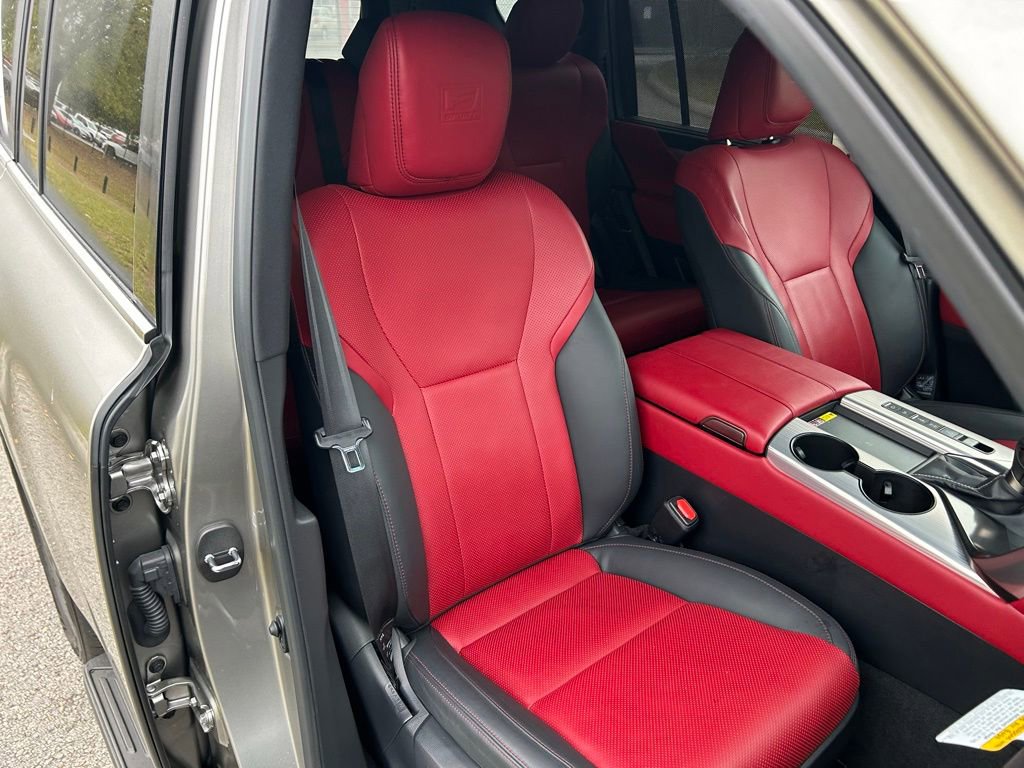 Used 2023 Lexus LX 600 F Sport w/ Accessory Package (Z1) image 15