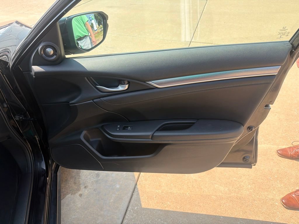 Used 2016 Honda Civic Touring image 32