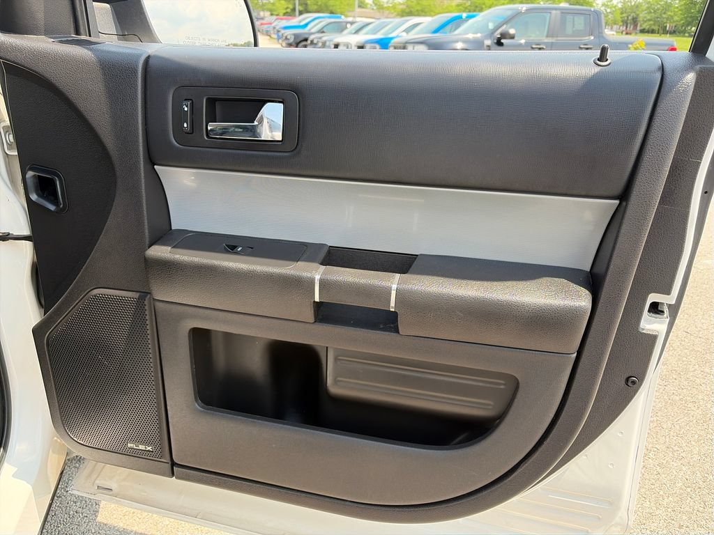 Used 2015 Ford Flex Limited w/ Equipment Group 301A FWD image 9