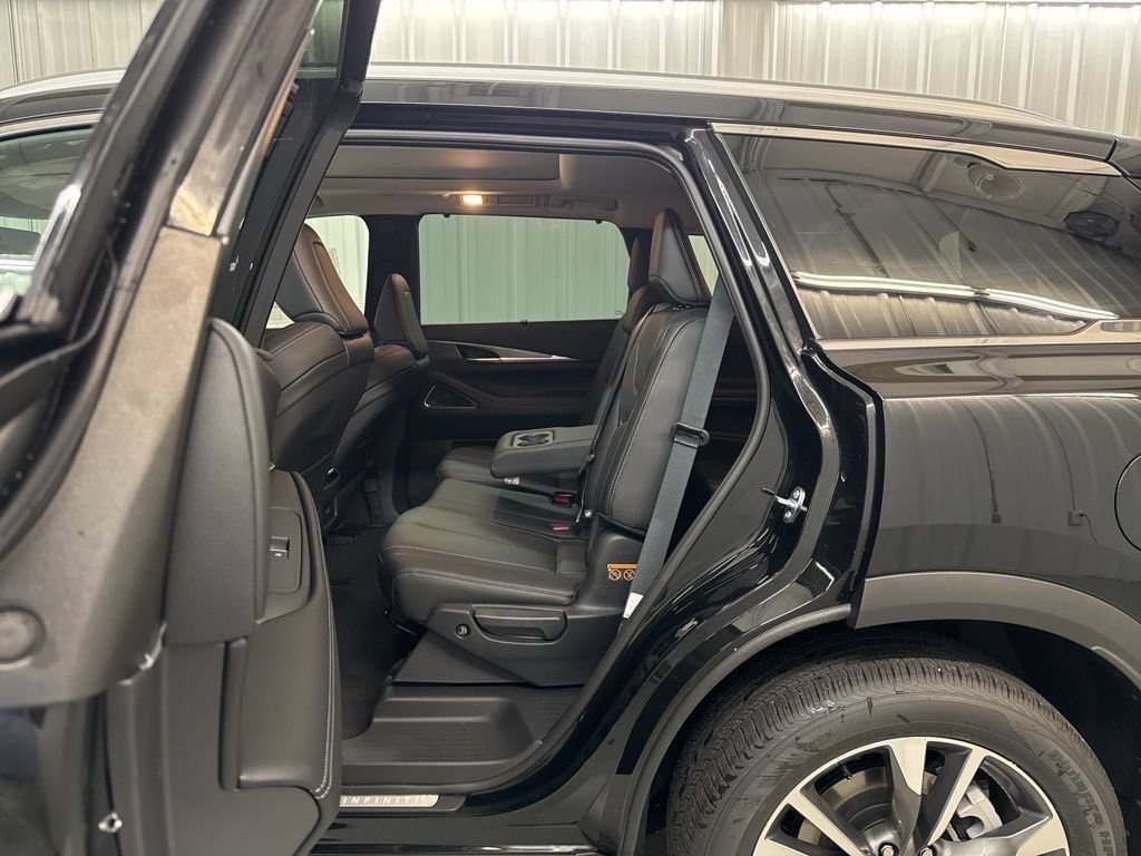 Certified 2026 INFINITI QX60 Luxe w/ Cargo Package FWD image 25