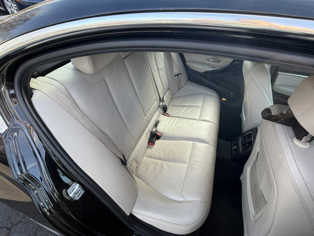 Used 2018 BMW 328d xDrive Sedan w/ Premium Package AWD/4WD image 29
