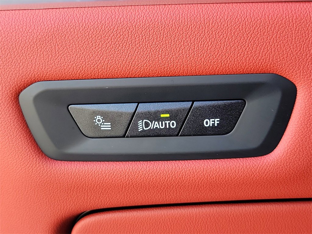 Used 2026 BMW X5 M Competition w/ Executive Package image 27