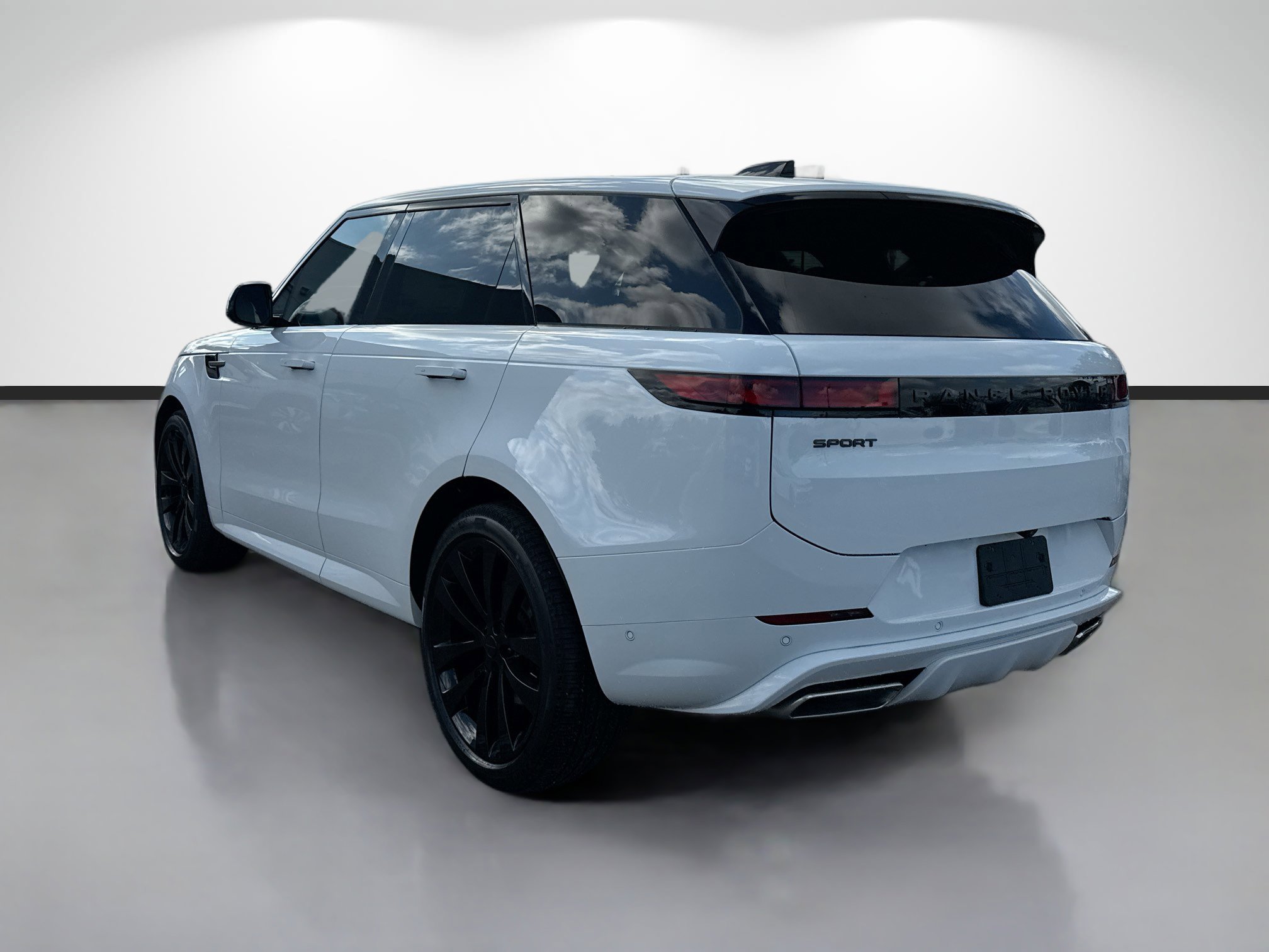 New 2026 Land Rover Range Rover Sport Dynamic SE image 3