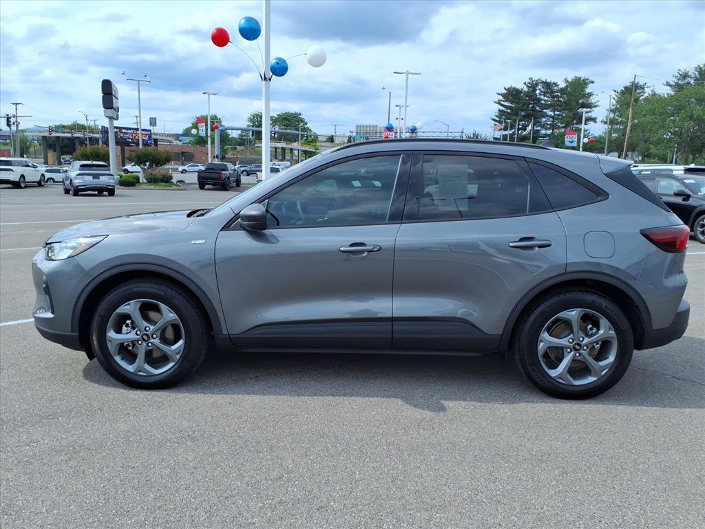 Used 2025 Ford Escape ST-Line w/ Equipment Group 301A FWD image 2