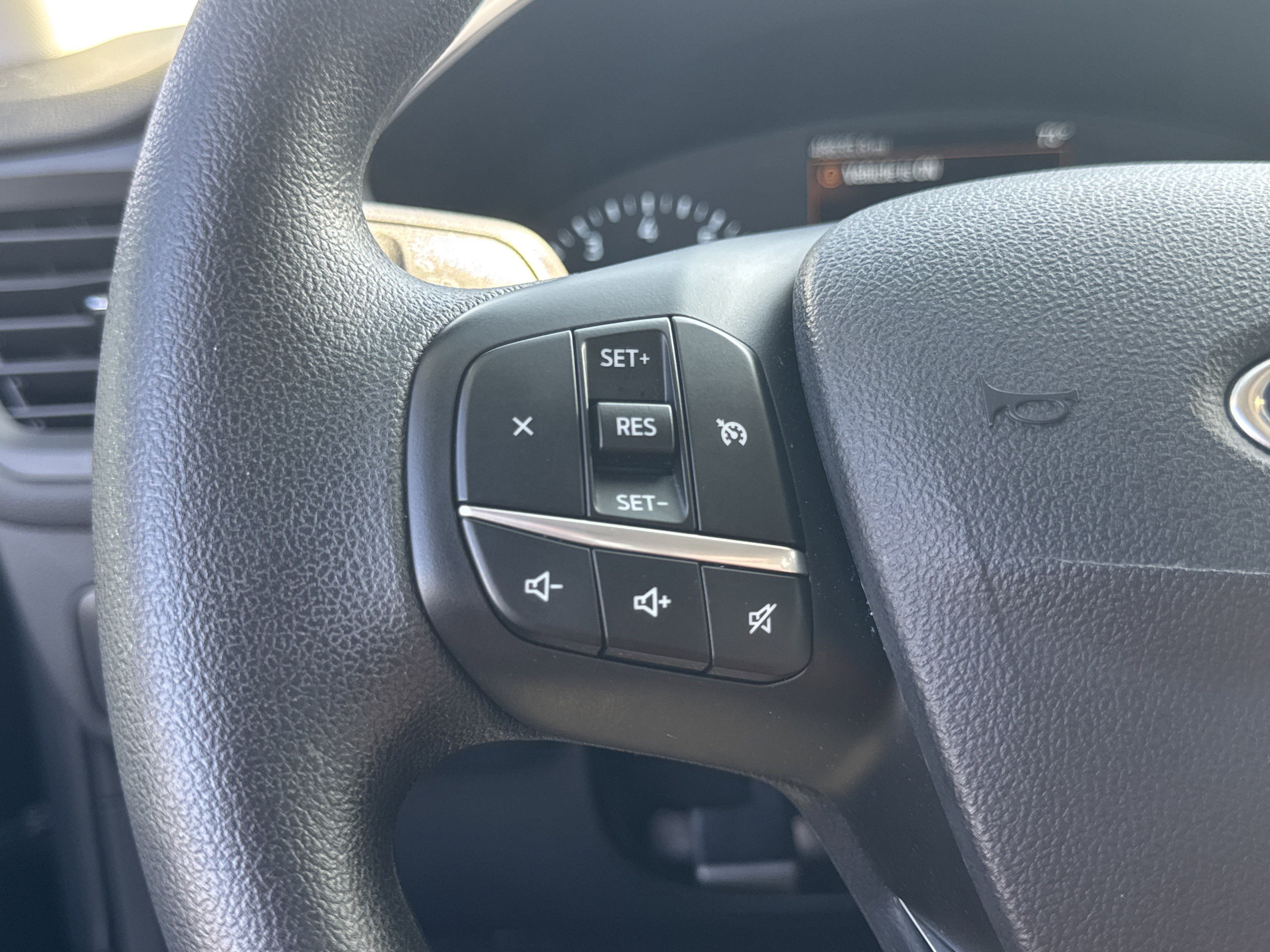 Used 2022 Ford Escape SE image 43