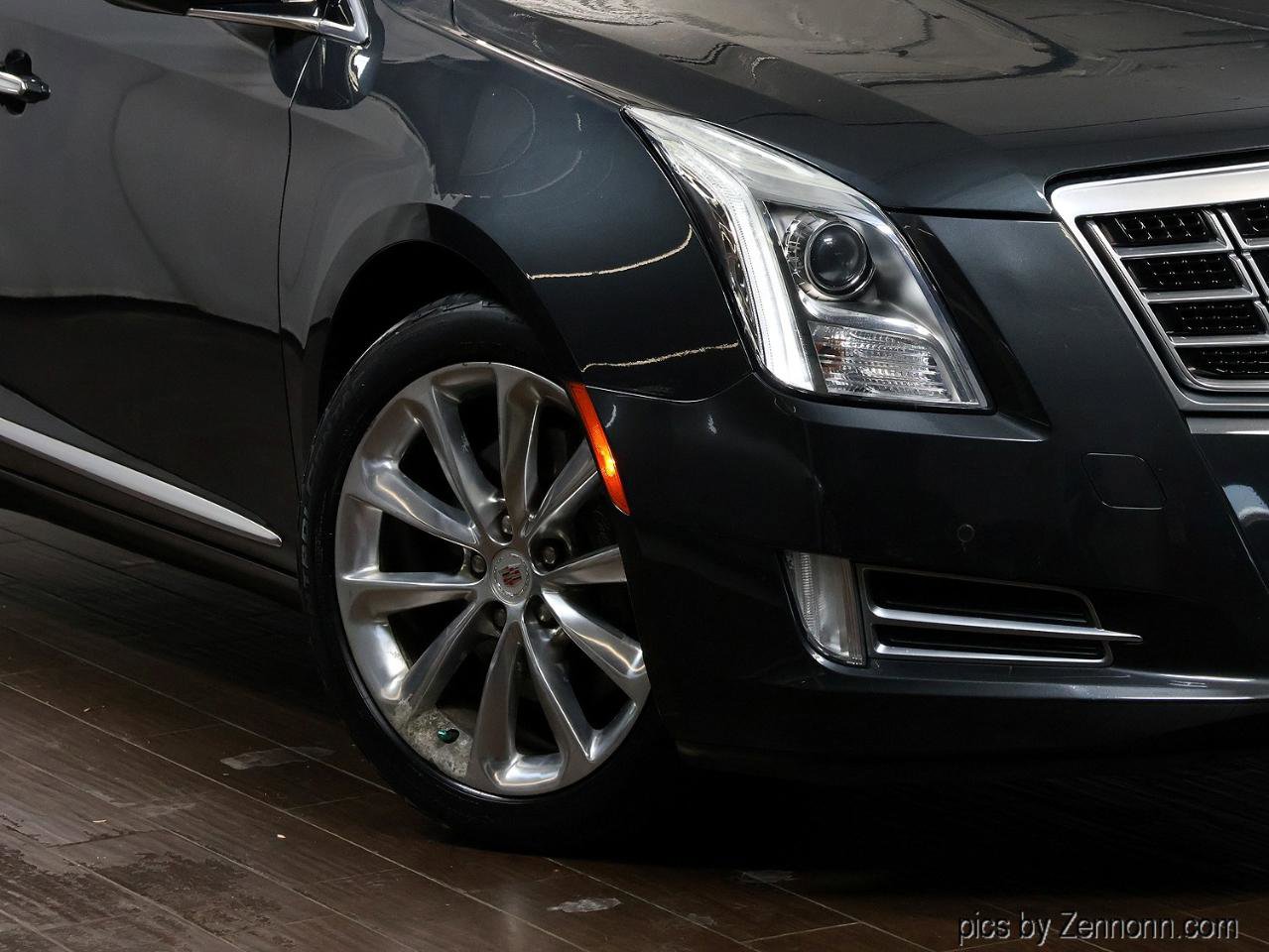 Used 2013 Cadillac XTS Luxury FWD image 3