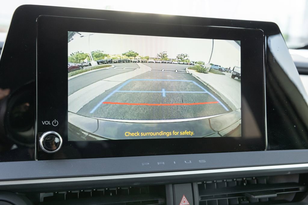 Used 2025 Toyota Prius LE image 18