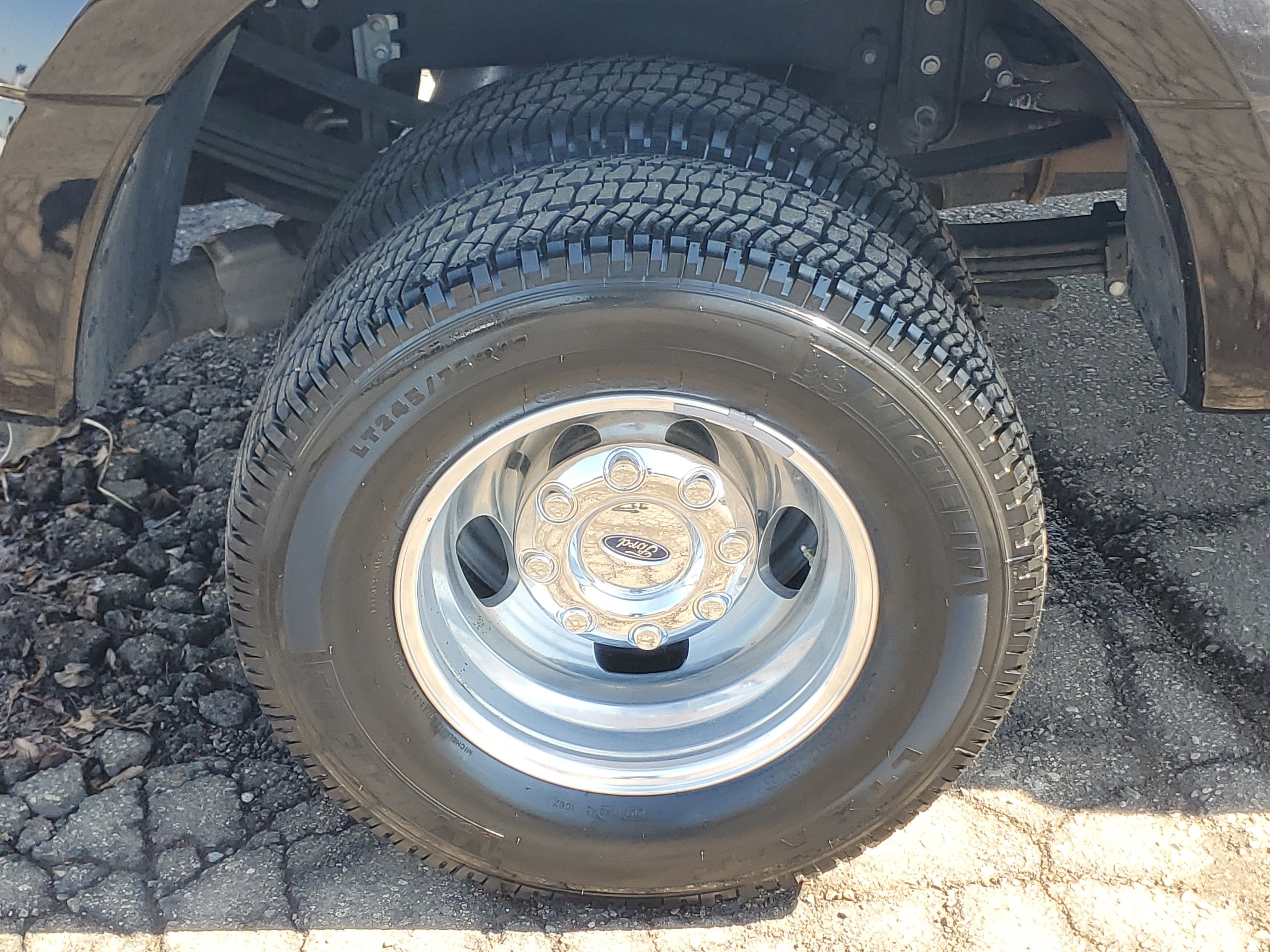 Used 2024 Ford F350 Platinum image 7